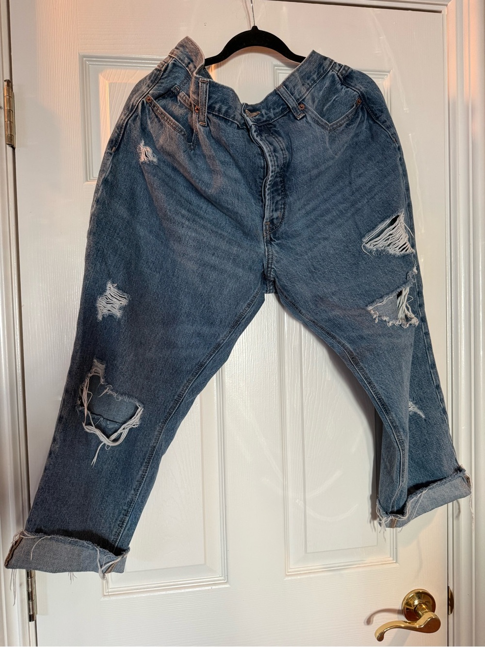 Old Navy High-Rise Slouchy Straight Jeans in Medium Blue